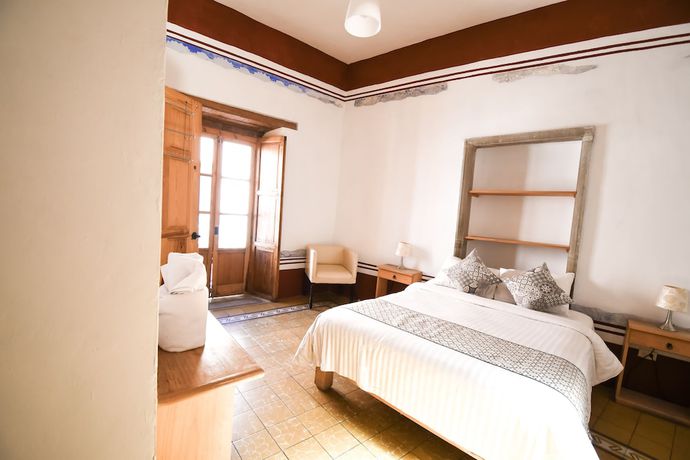 Imagen de la habitación del Hotel Mes&oacute;n Cu&eacute;vano. Foto 17