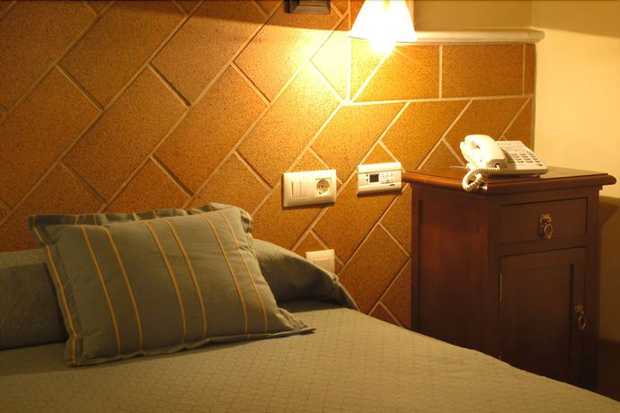 Imagen de la habitación del Hotel Mesón De La Molinera. Foto 8