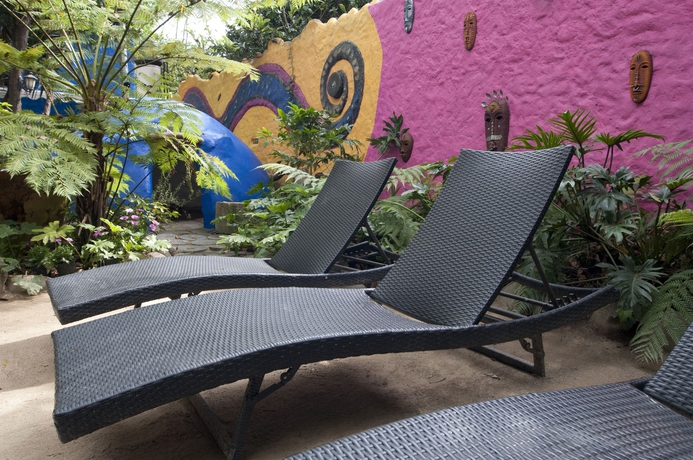 Imagen de los exteriores del Hotel Mesón De Leyendas. Foto 11