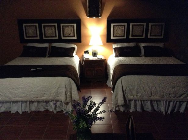 Imagen de los exteriores del Hotel Mes&oacute;n De Santa Elena Galeria. Foto 11