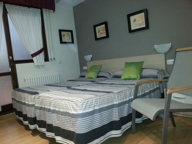 Imagen de la habitación del Hotel Mesón Del Barro. Foto 4