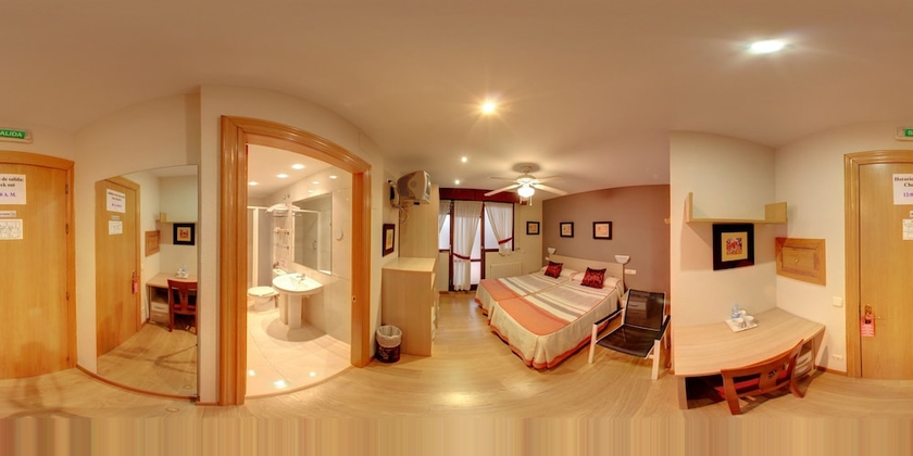 Imagen de la habitación del Hotel Mesón Del Barro. Foto 14