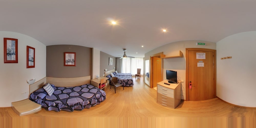 Imagen de la habitación del Hotel Mesón Del Barro. Foto 15