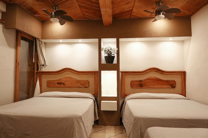 Imagen de la habitación del Hotel Mes&oacute;n de Juan Valle. Foto 8