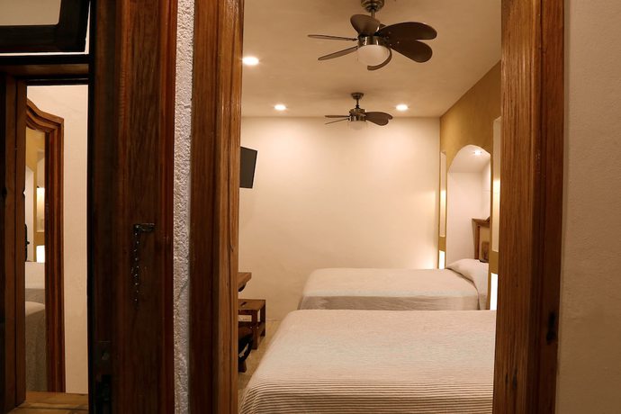 Imagen de la habitación del Hotel Mes&oacute;n de Juan Valle. Foto 11