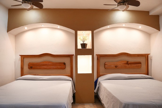 Imagen de la habitación del Hotel Mes&oacute;n de Juan Valle. Foto 15