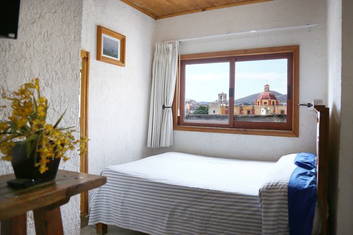Imagen de la habitación del Hotel Mes&oacute;n de Juan Valle. Foto 16