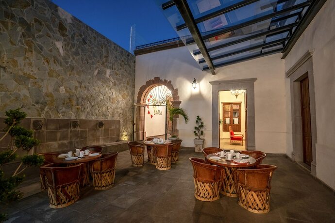 Imagen general del Hotel Mes&oacute;n de Sara. Foto 17