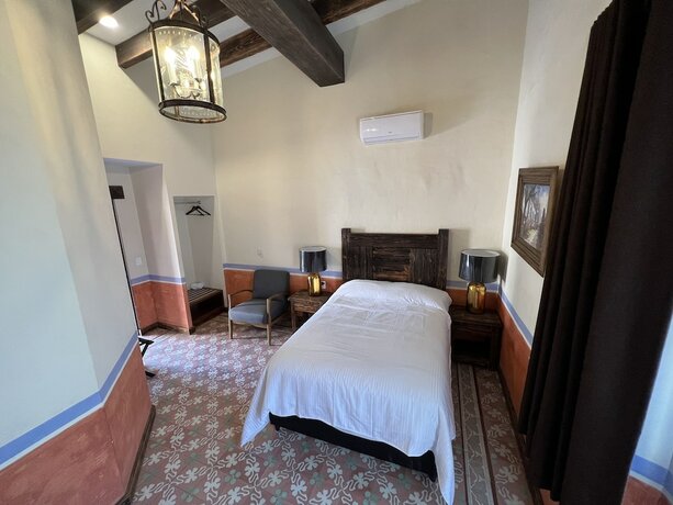 Imagen de la habitación del Hotel Mes&oacute;n de las Delicias. Foto 12