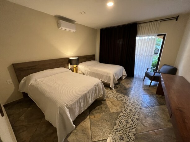 Imagen general del Hotel Mes&oacute;n de las Delicias. Foto 10