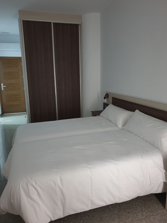 Imagen de la habitación del Hotel Mes&oacute;n-Hostal La Caba&ntilde;a. Foto 16