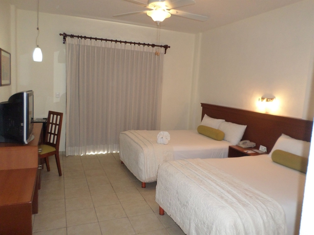 Imagen de la habitación del Hotel Meson De La Luna. Foto 7