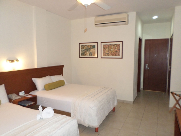 Imagen de la habitación del Hotel Meson De La Luna. Foto 8
