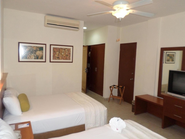 Imagen de la habitación del Hotel Meson De La Luna. Foto 11