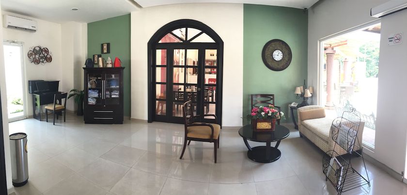 Imagen de los interiores del Hotel Meson De La Rivera. Foto 12