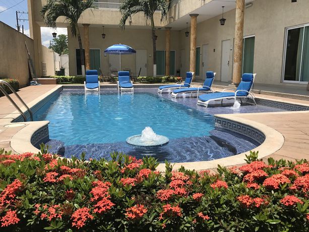 Imagen de la piscina del Hotel Meson De La Rivera. Foto 16