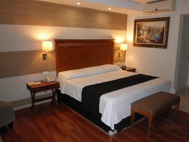 Imagen de la habitación del Hotel Meson De La Rivera. Foto 6