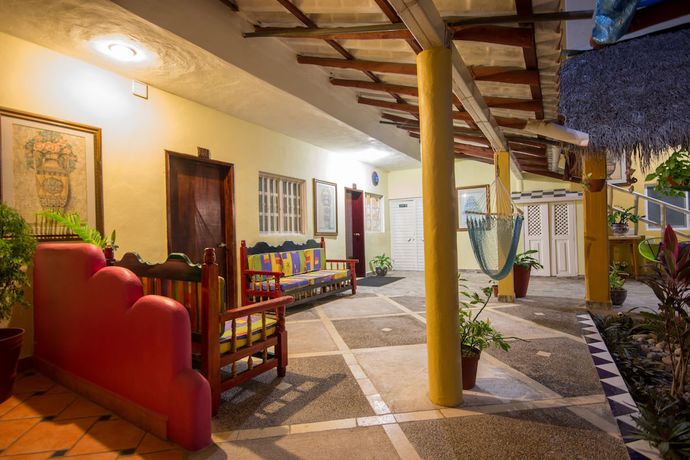 Imagen de los interiores del Hotel Meson De Mita. Foto 11