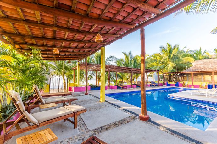 Imagen de la piscina del Hotel Meson De Mita. Foto 18