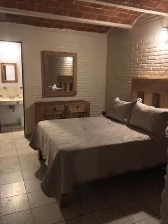 Imagen de la habitación del Hotel Meson Del Conde. Foto 3
