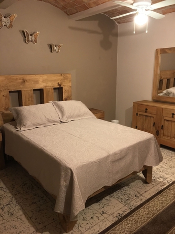 Imagen de la habitación del Hotel Meson Del Conde. Foto 4