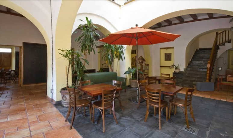 Imagen de los interiores del Hotel Meson Del Mar. Foto 16