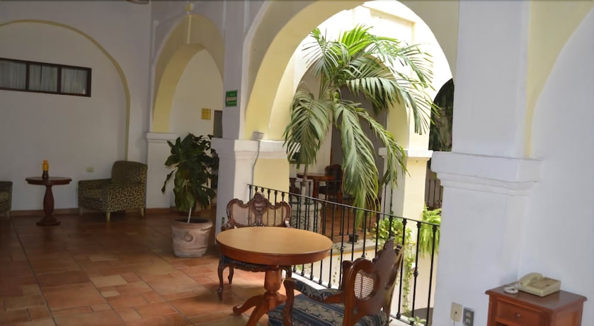 Imagen de los interiores del Hotel Meson Del Mar. Foto 19