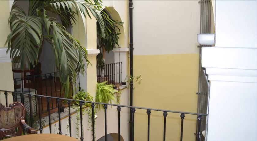 Imagen de los exteriores del Hotel Meson Del Mar. Foto 14