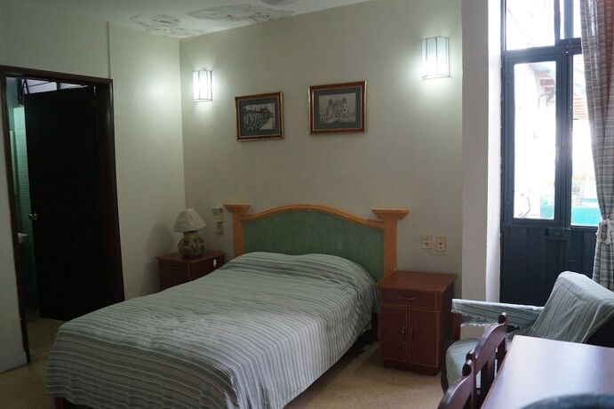 Imagen de la habitación del Hotel Meson Del Pe&ntilde;asco. Foto 22