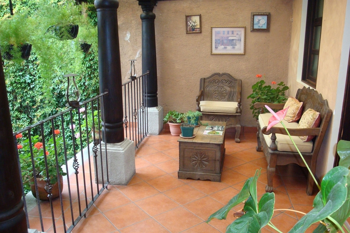 Imagen de los exteriores del Hotel Meson Del Valle, Antigua Guatemala. Foto 12