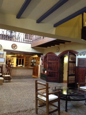 Imagen de los interiores del Hotel Meson Don Quijote. Foto 17