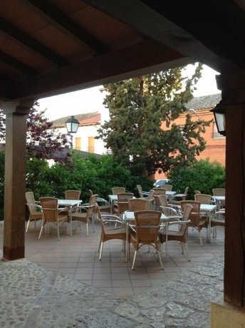 Imagen de la habitación del Hotel Meson Don Quijote. Foto 14