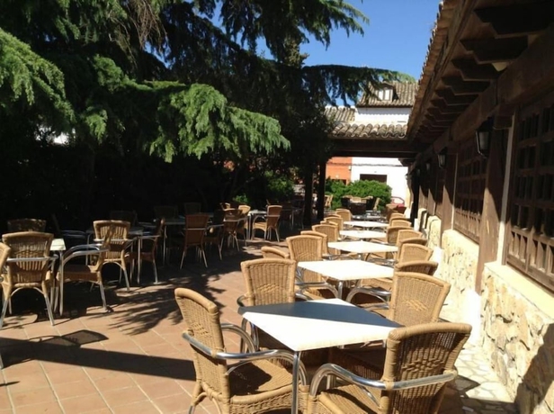 Imagen del bar/restaurante del Hotel Meson Don Quijote. Foto 4