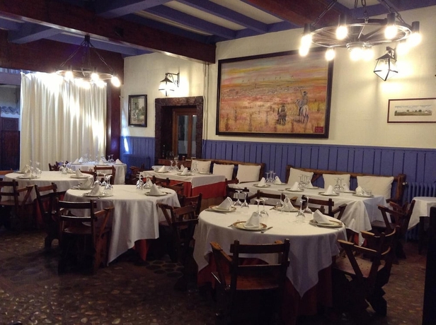 Imagen del bar/restaurante del Hotel Meson Don Quijote. Foto 7