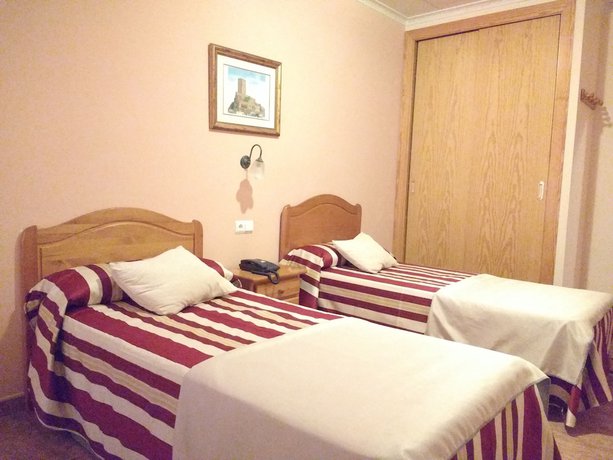 Imagen de la habitación del Hotel Meson El Castillo. Foto 14