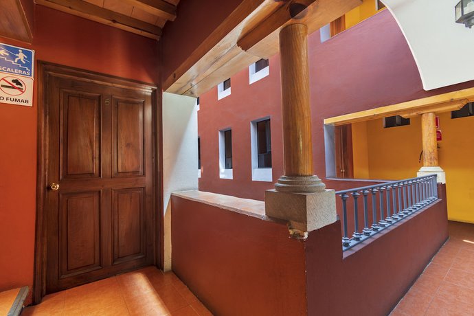 Imagen de los interiores del Hotel Meson Real and Suites. Foto 15