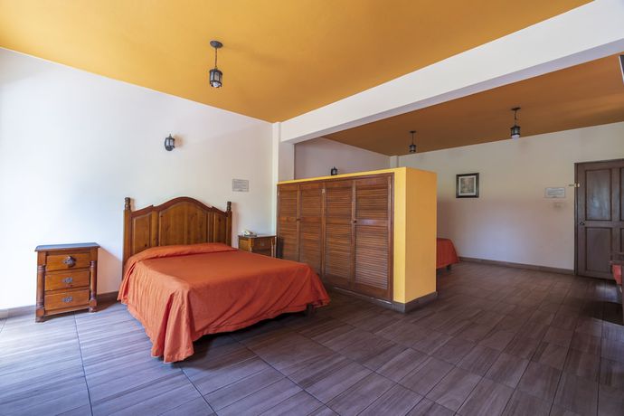 Imagen de la habitación del Hotel Meson Real and Suites. Foto 3