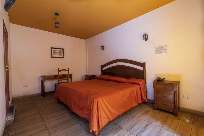 Imagen de la habitación del Hotel Meson Real and Suites. Foto 4