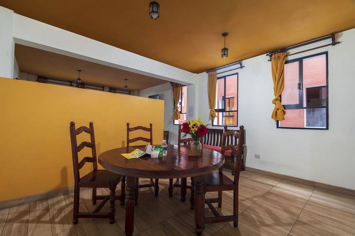 Imagen de la habitación del Hotel Meson Real and Suites. Foto 5