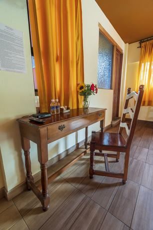 Imagen de la habitación del Hotel Meson Real and Suites. Foto 7