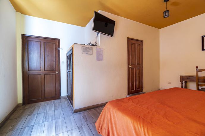 Imagen de la habitación del Hotel Meson Real and Suites. Foto 8