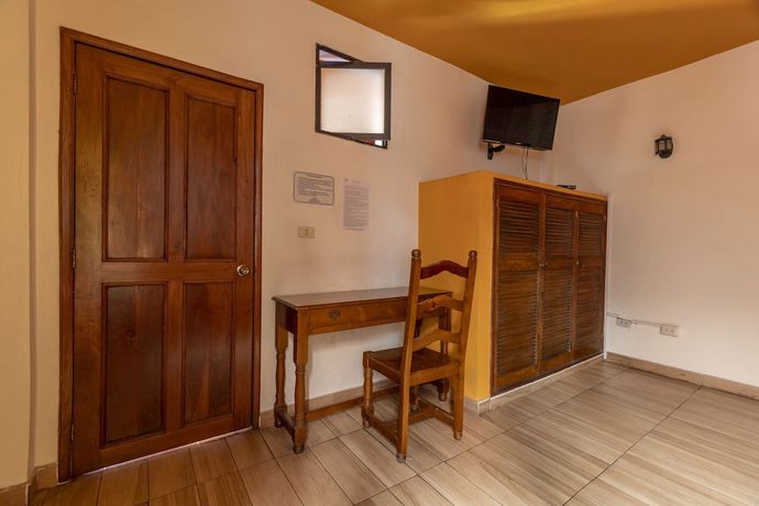 Imagen de la habitación del Hotel Meson Real and Suites. Foto 9