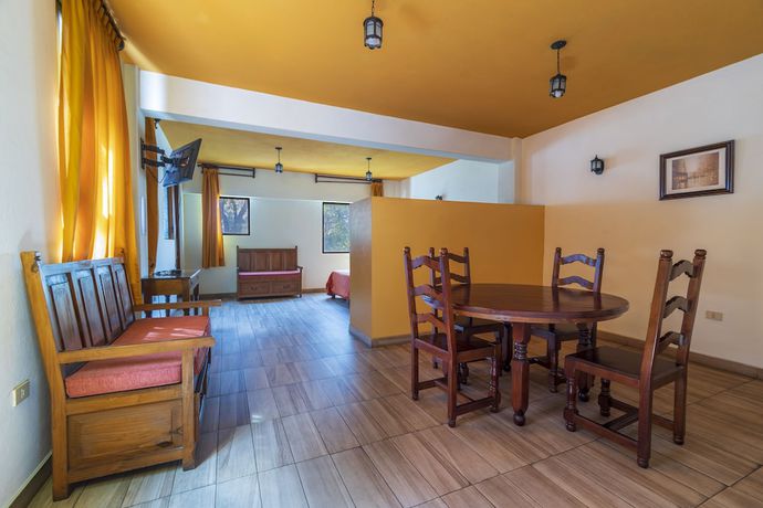 Imagen de la habitación del Hotel Meson Real and Suites. Foto 11