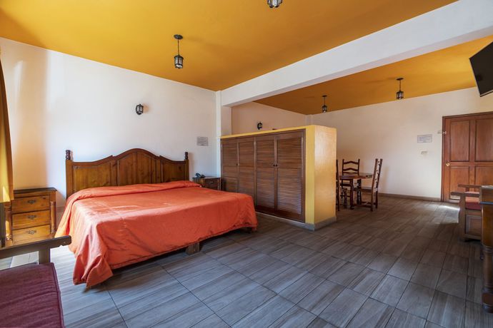 Imagen de la habitación del Hotel Meson Real and Suites. Foto 12