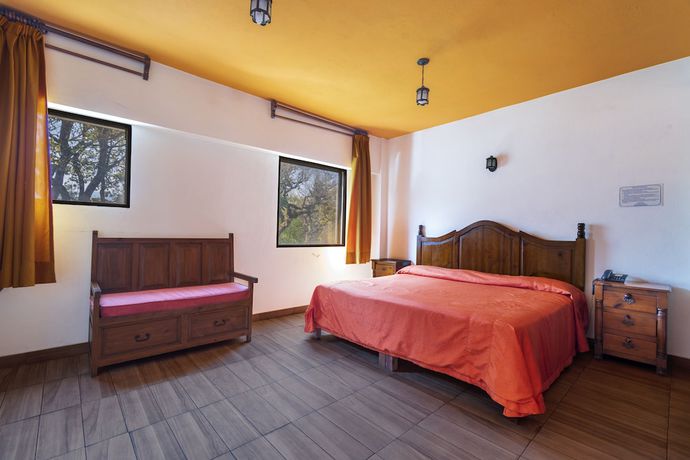 Imagen de la habitación del Hotel Meson Real and Suites. Foto 14