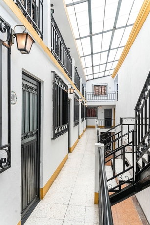 Imagen de los interiores del Hotel Meson de Carolina. Foto 17