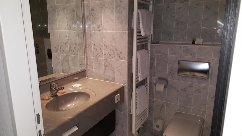 Imagen de la habitación del Hotel Messehotel Europe. Foto 6