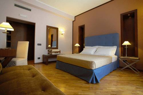 Imagen de la habitación del Hotel Messenion. Foto 3