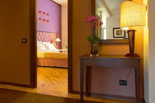 Imagen de la habitación del Hotel Messenion. Foto 4