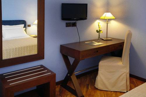 Imagen de la habitación del Hotel Messenion. Foto 7